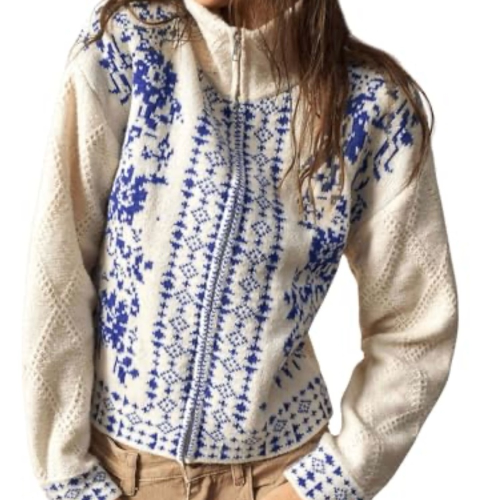 SHEIN Cream and Blue Patterned Knit Jacket